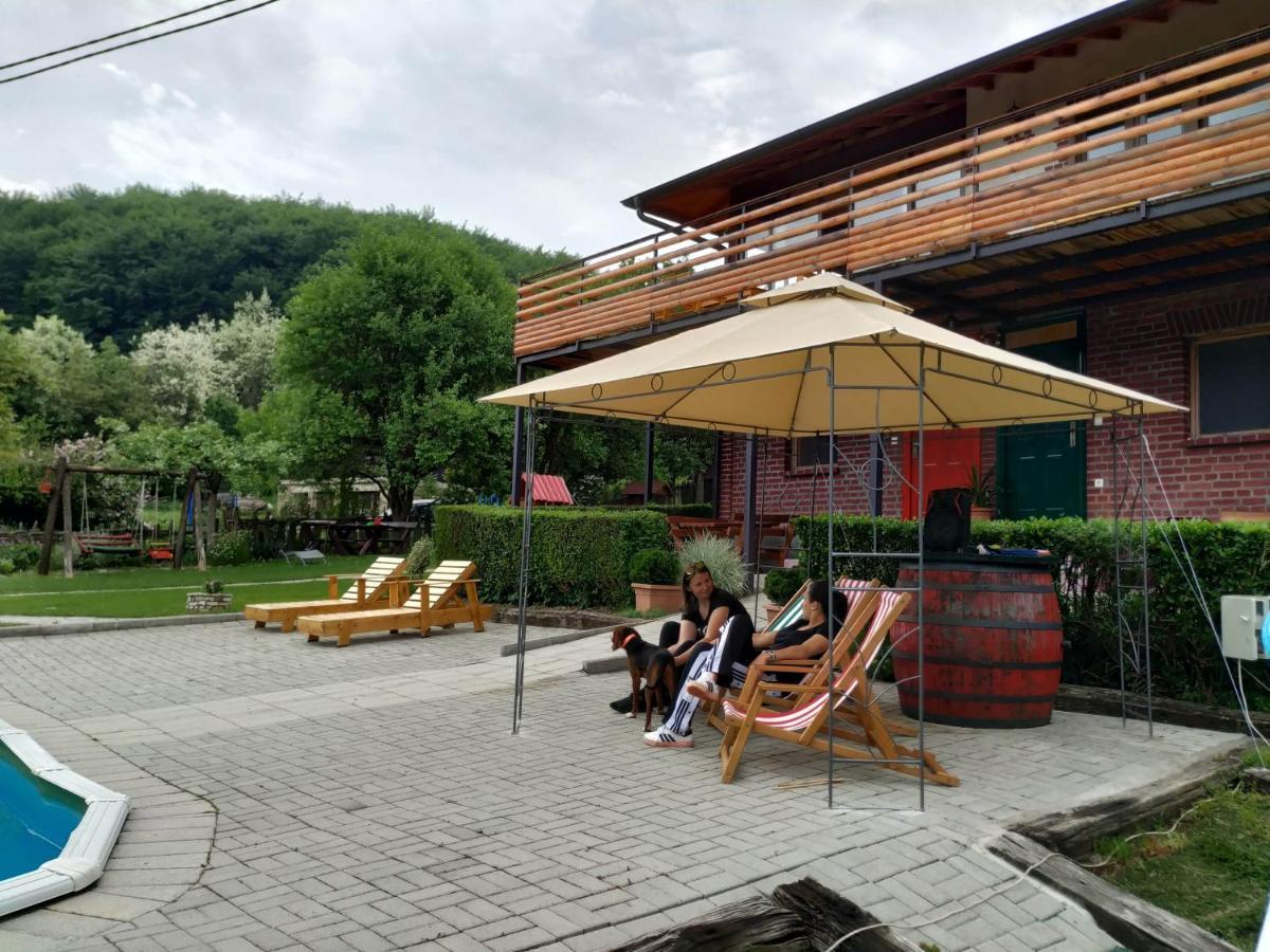Gasthaus Country House Lozanjska Terasa Exterior foto